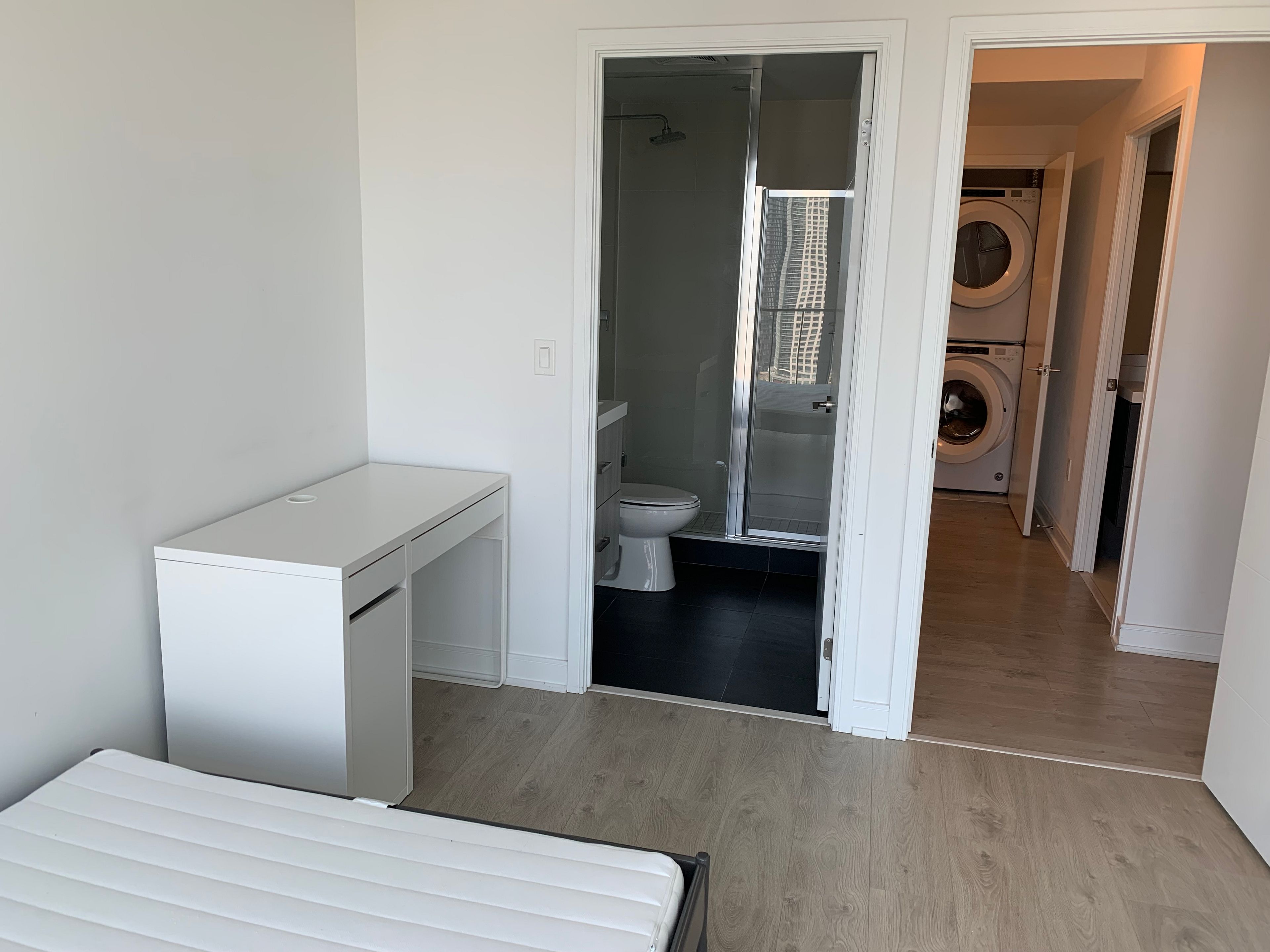 50 Wellesley East Street 2704, Toronto, On M4y 1g2