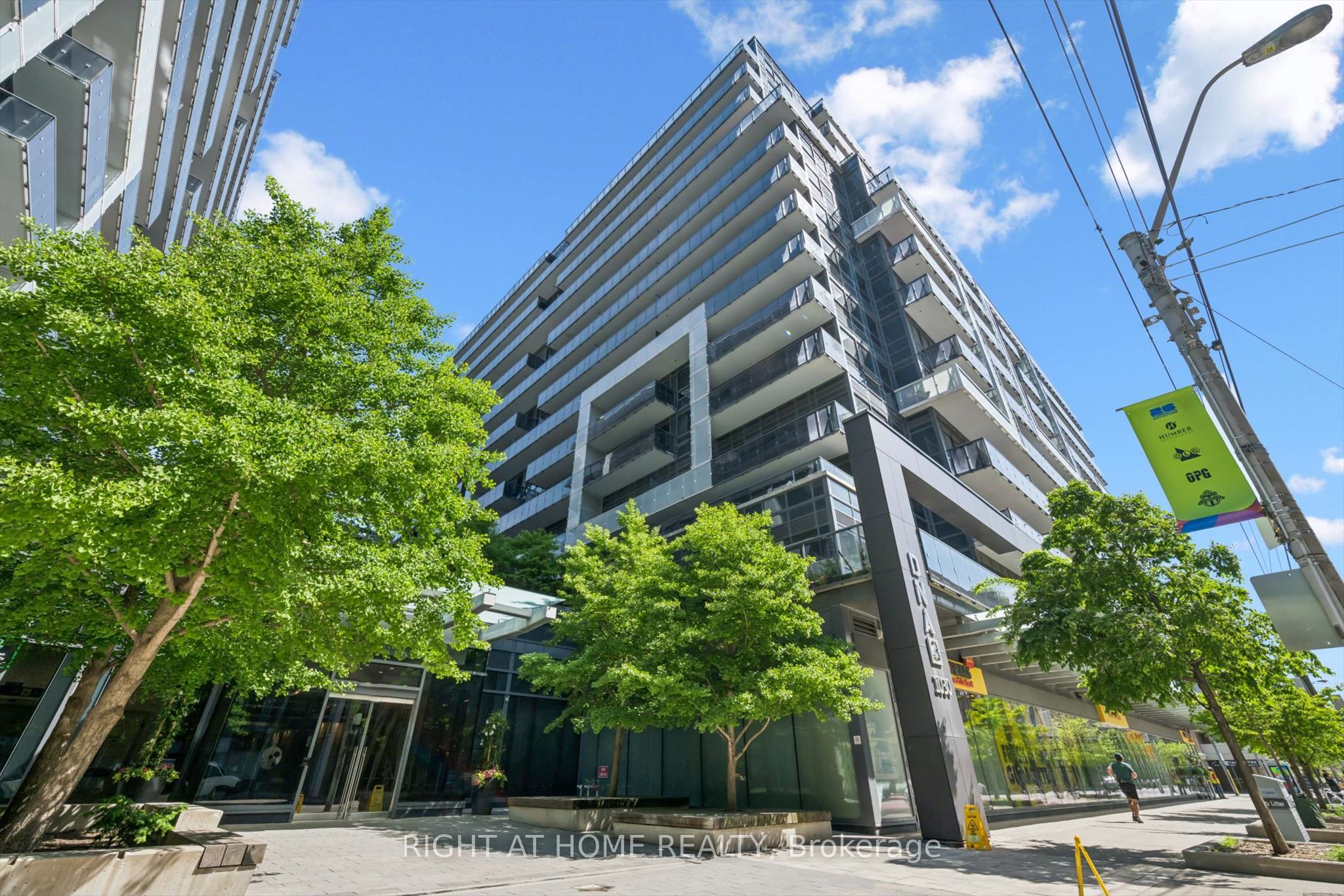 1030 King Street W 418, Toronto, On M6k 3n3