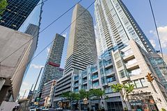2221 Yonge Street 3905, Toronto, On M4s 2b4