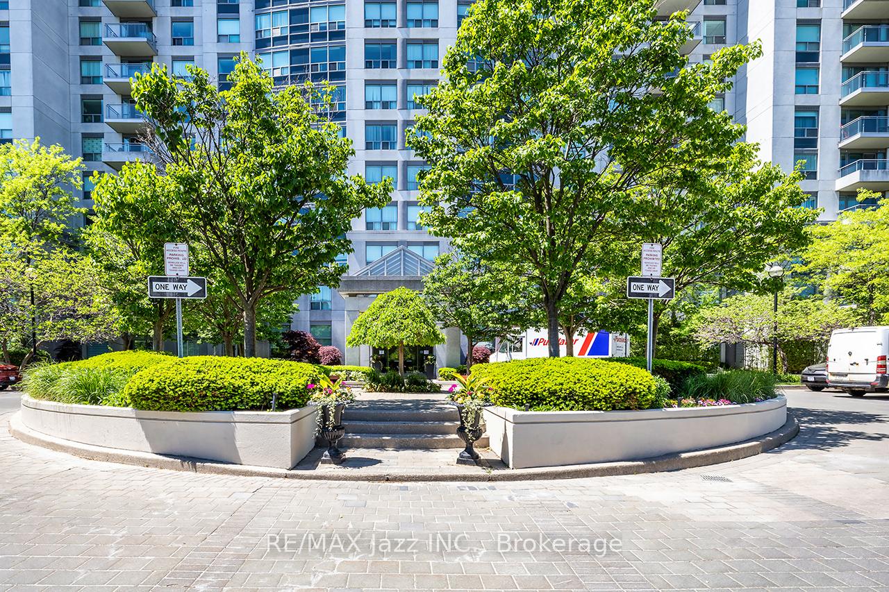 188 Doris Avenue 1407, Toronto, On M2n 6z5