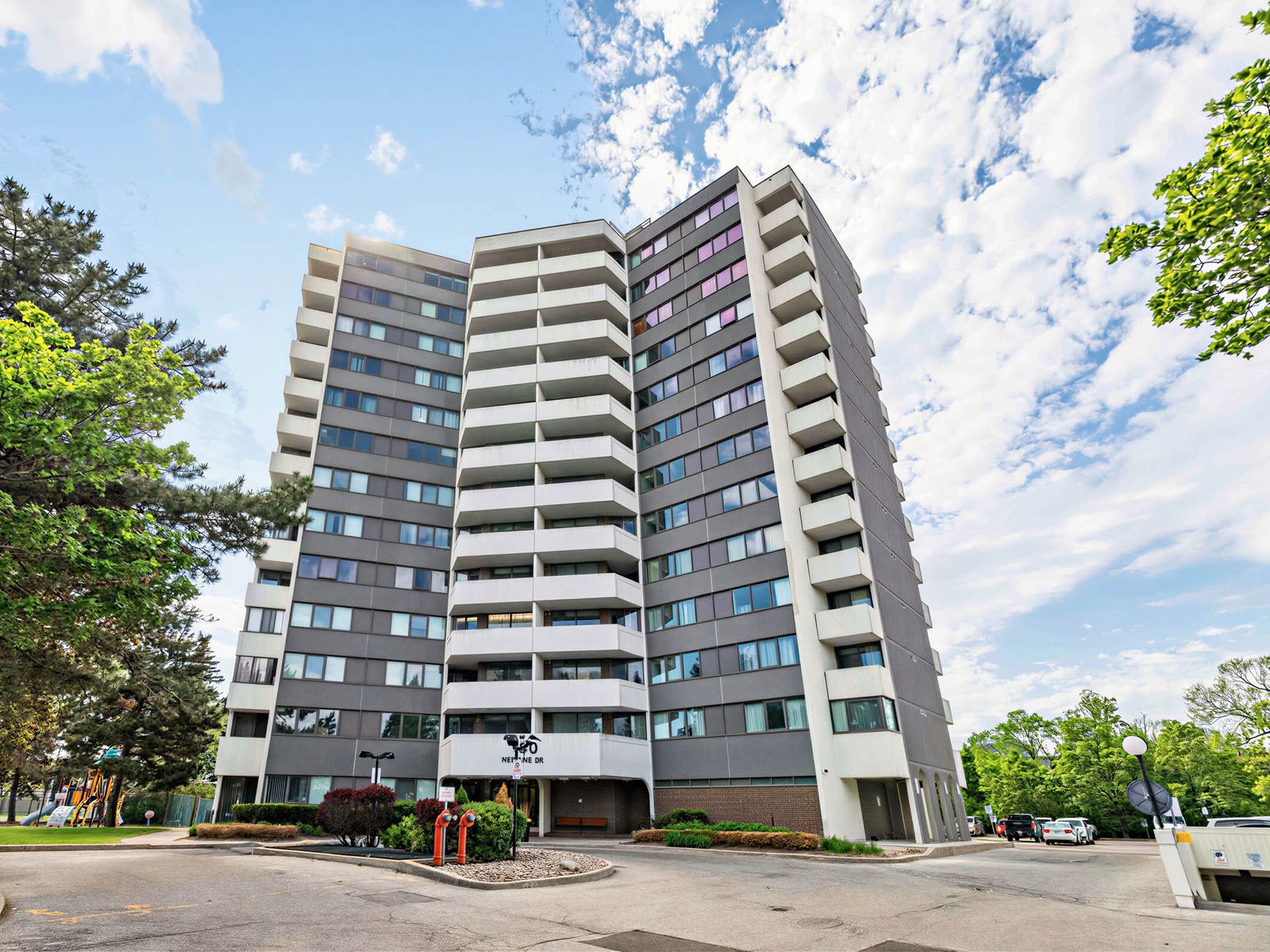 150 Neptune Drive 1405, Toronto, On M6a 2y9