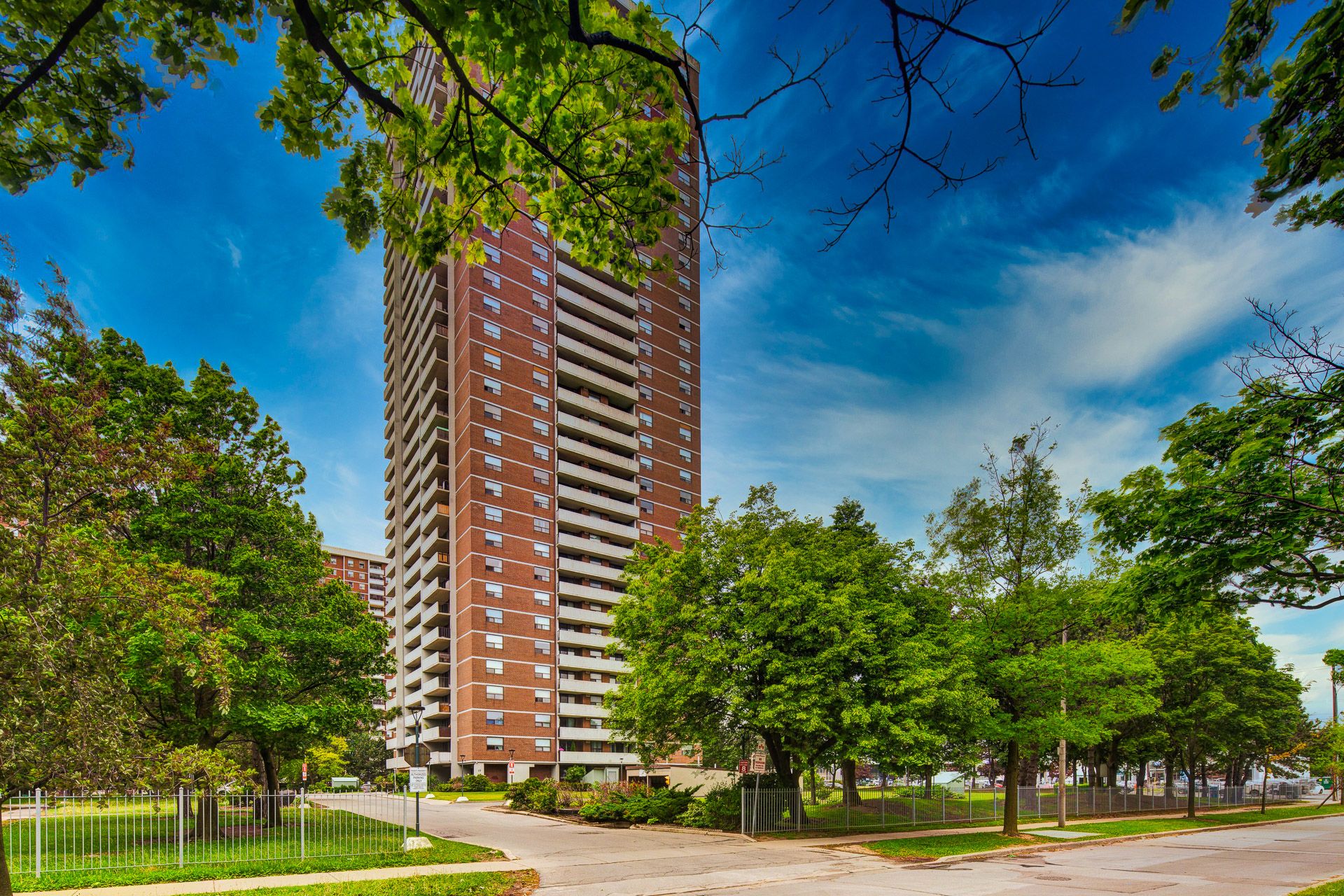 10 Tangreen Court 608, Toronto, On M2m 4b9