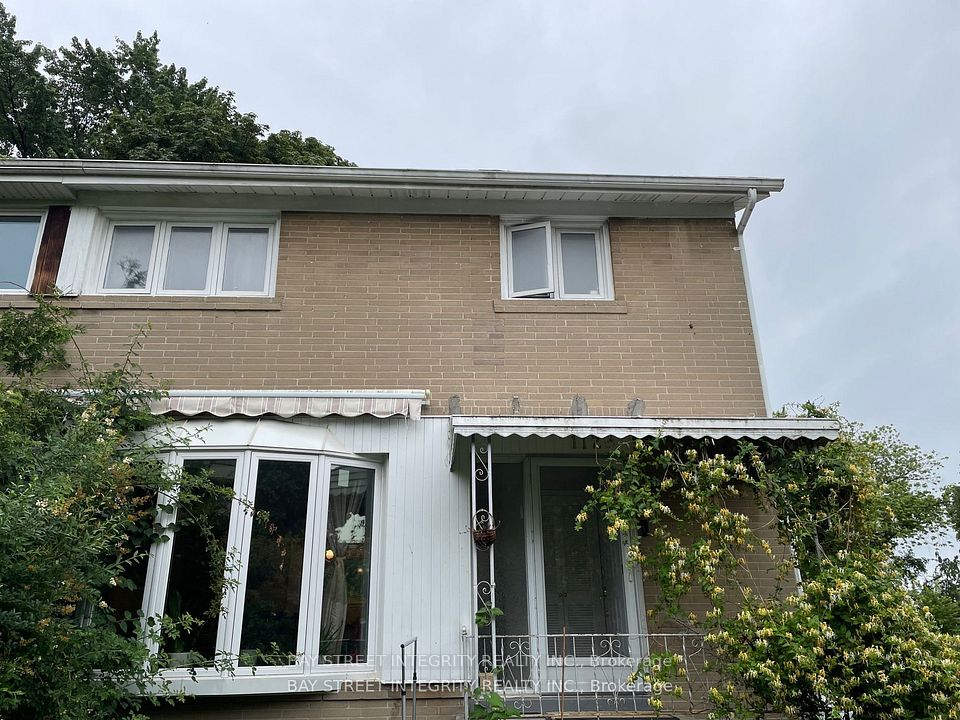 112 Combermere Drive Bsmt, Toronto, On M3a 2w8