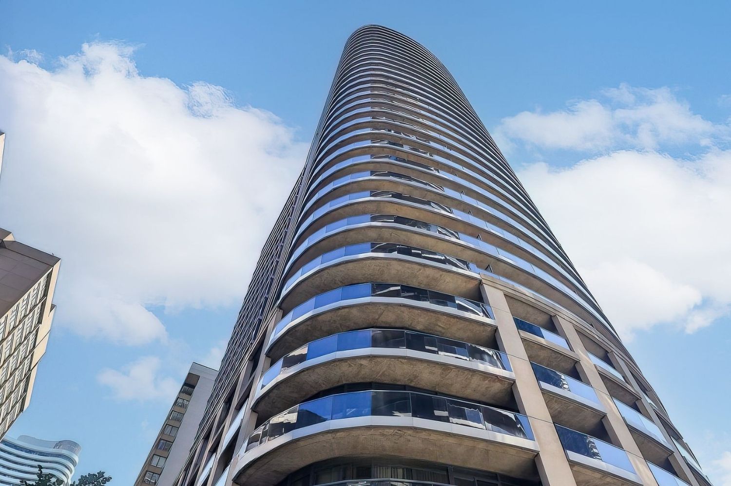 25 Carlton Street 2308, Toronto, On M5b 1l4