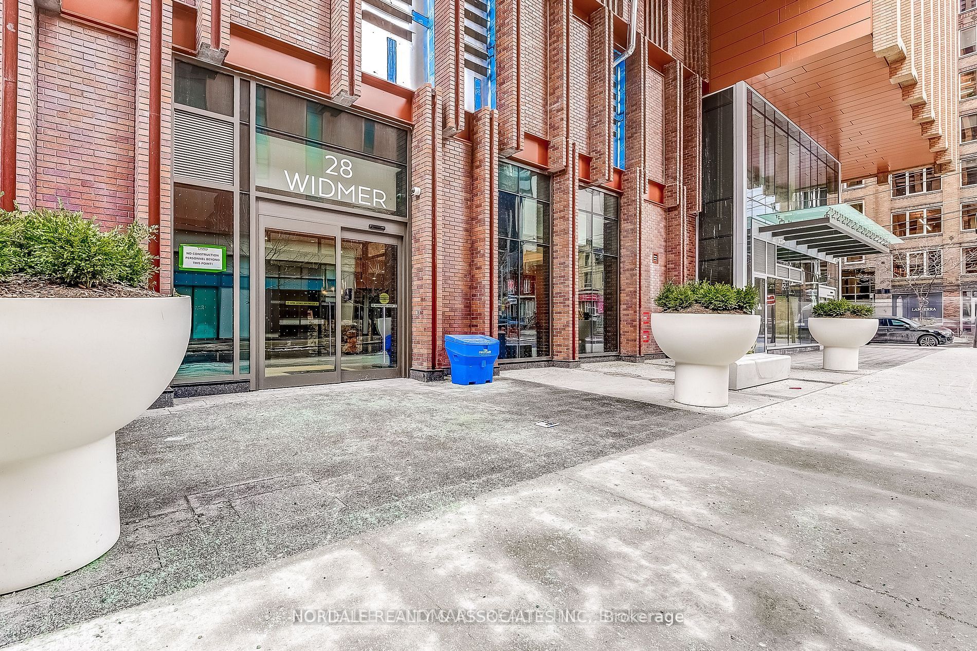 28 Widmer Street Sph23, Toronto, On M5v 0t2