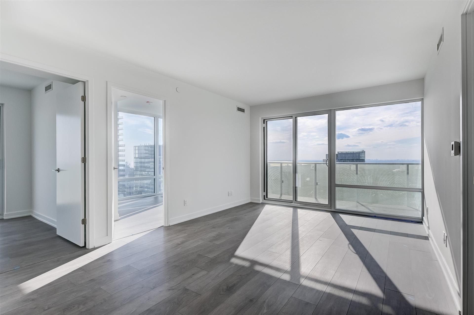 501 Yonge Street 5212, Toronto, On M4y 1y4