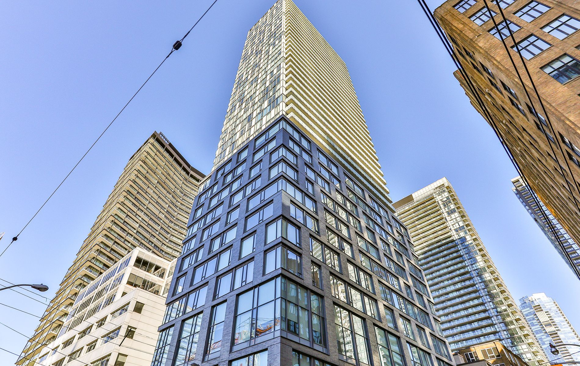334 Adelaide Street 206, Toronto, On M5v 1r4