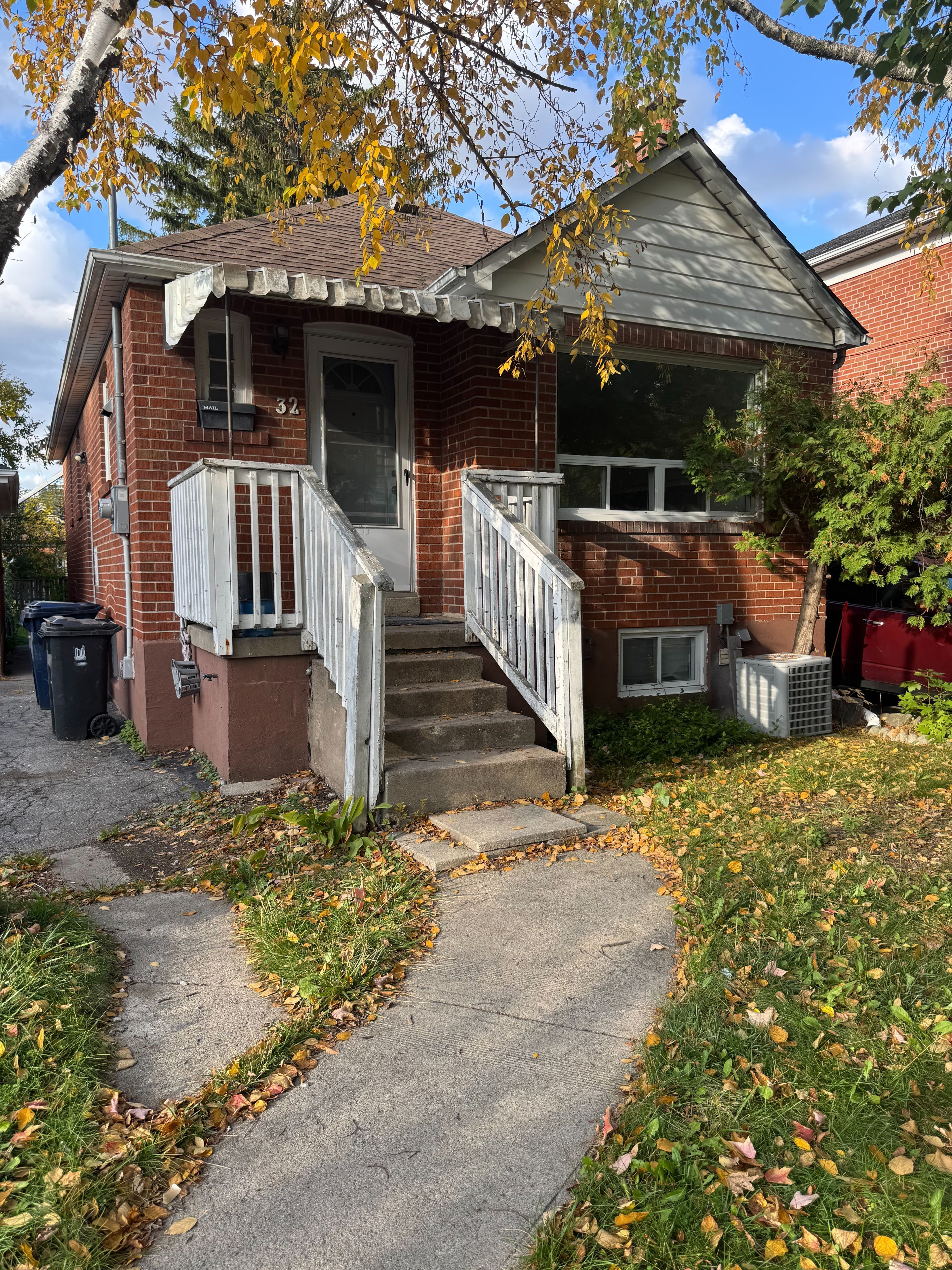 32 Newton Drive, Toronto, On M2m 2m7