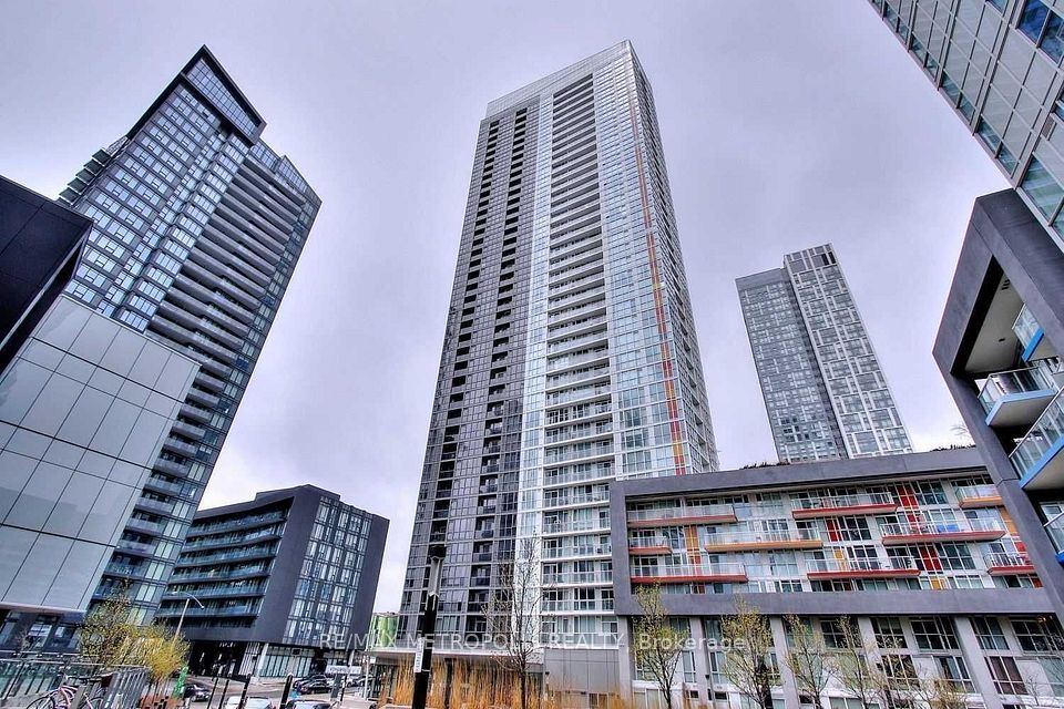 85 Queens Wharf Road 307, Toronto, On M5v 0j9