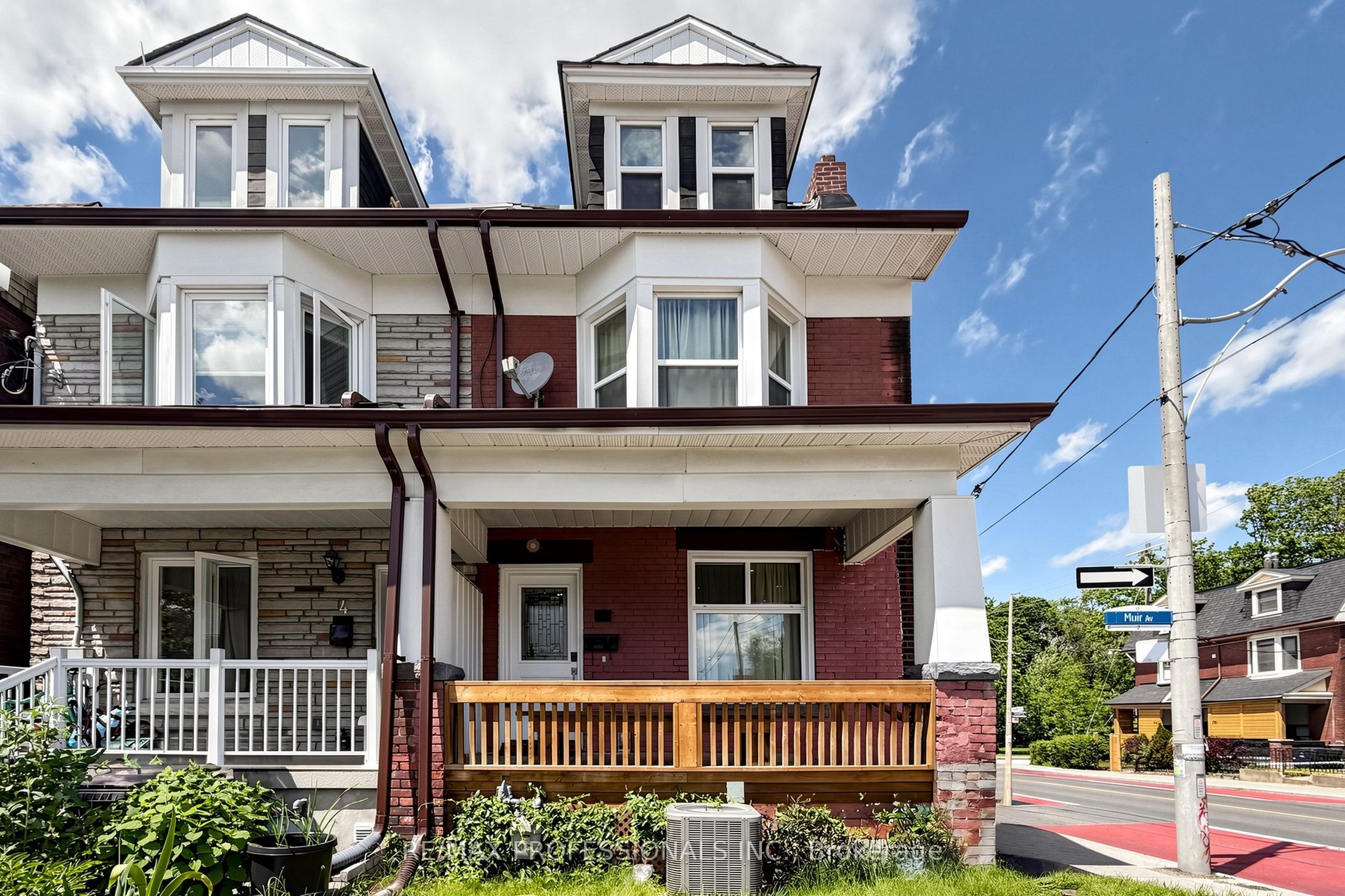 2 Muir Avenue, Toronto, On M6h 1e8