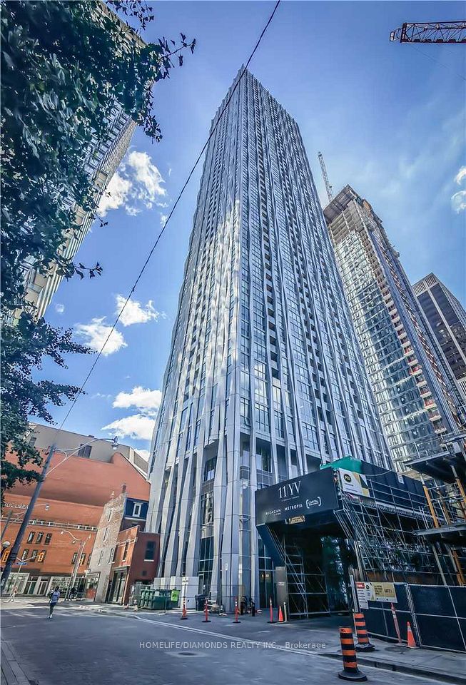 1 Yorkville Avenue 3302, Toronto, On M4w 1l1