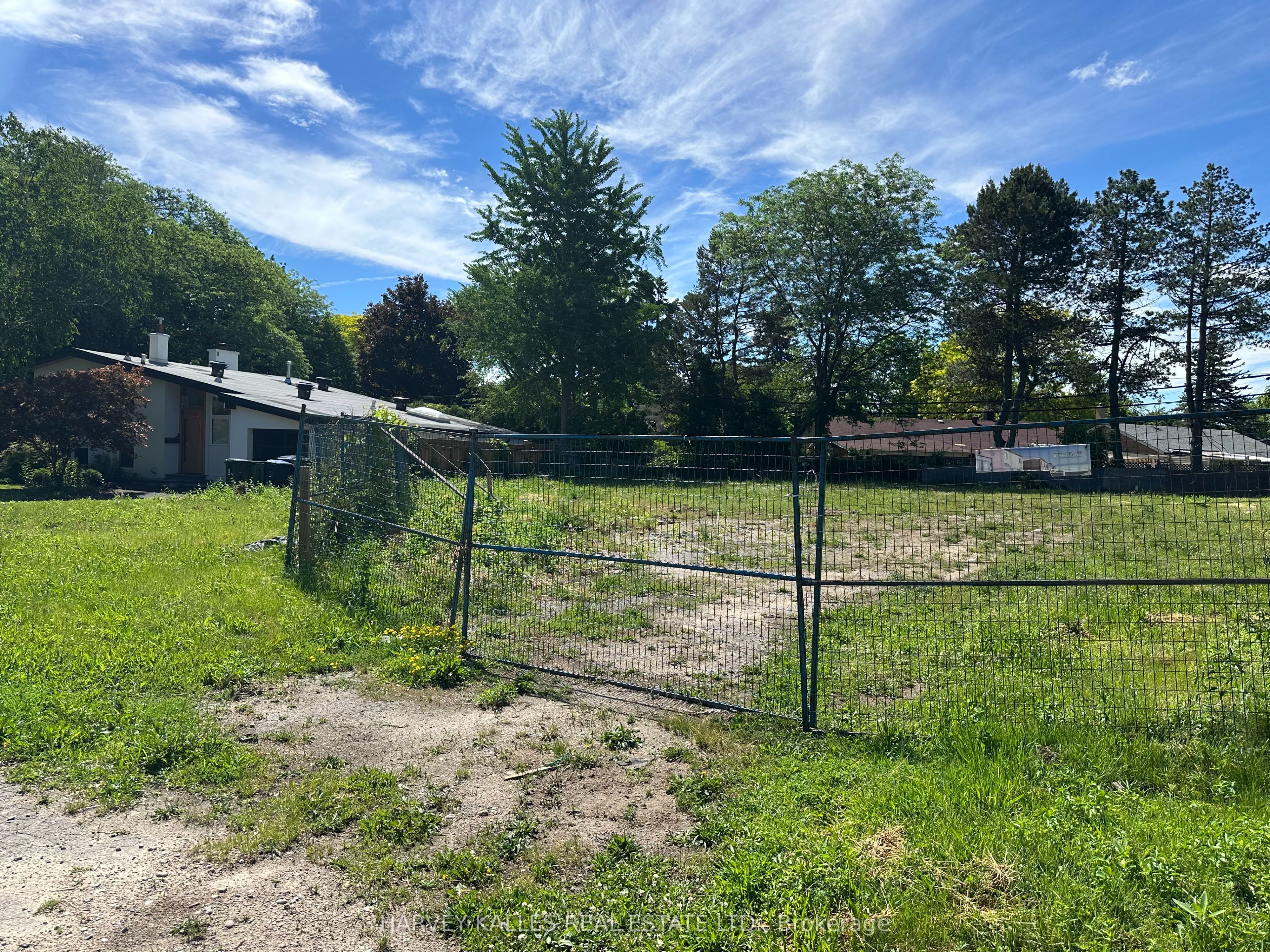 20 Legato Court, Toronto, On M3b 1l7