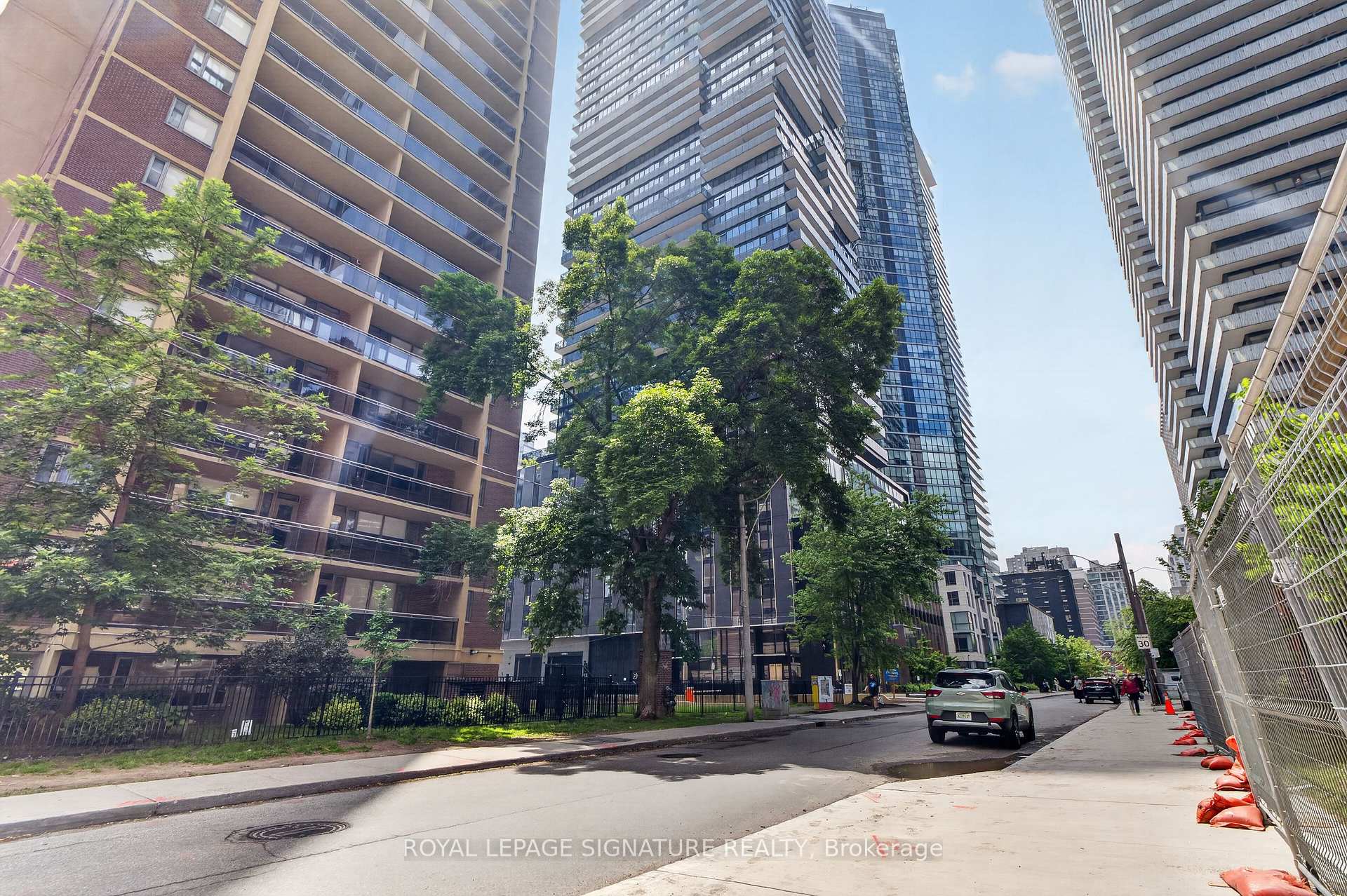 55 Charles Street E 4303, Toronto, On M4y 0j1