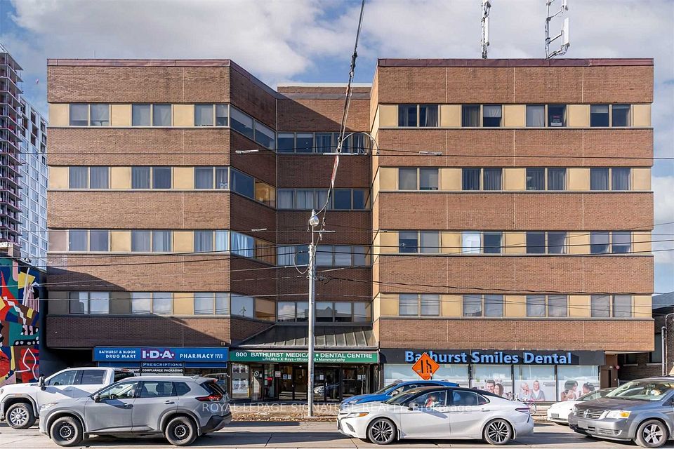 800 Bathurst Street 206, Toronto, On M5r 3m8