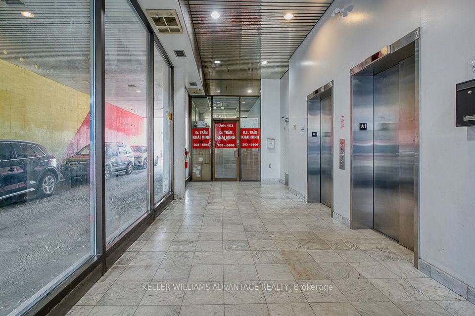 302 Spadina Avenue 103, Toronto, On M5t 2e7