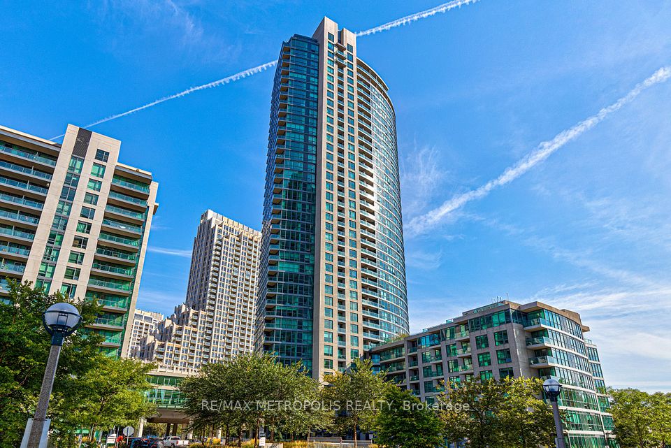 215 Fort York Boulevard 208, Toronto, On M5v 4a2
