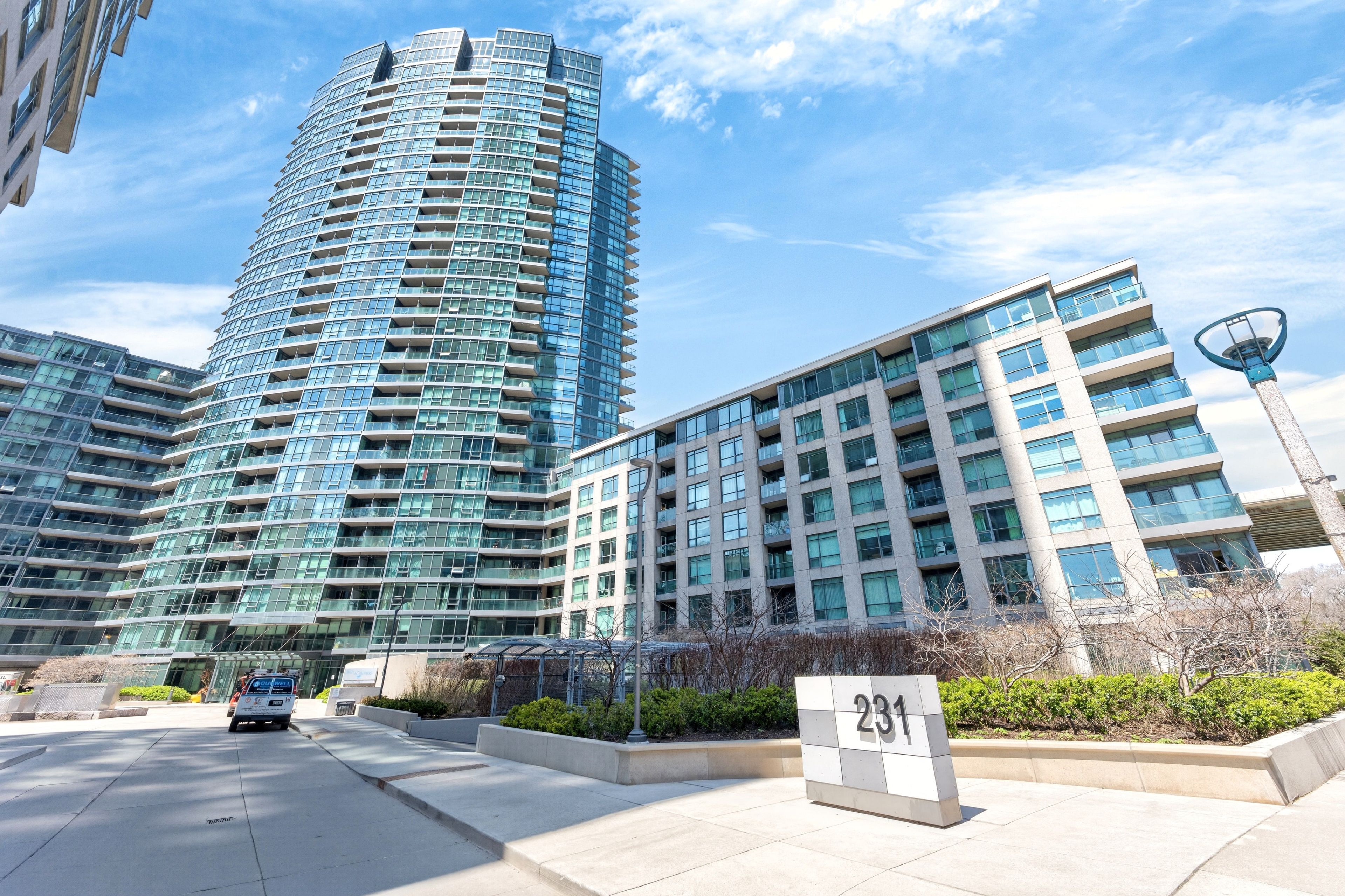 231 Fort York Boulevard 121, Toronto, On M5v 1b2