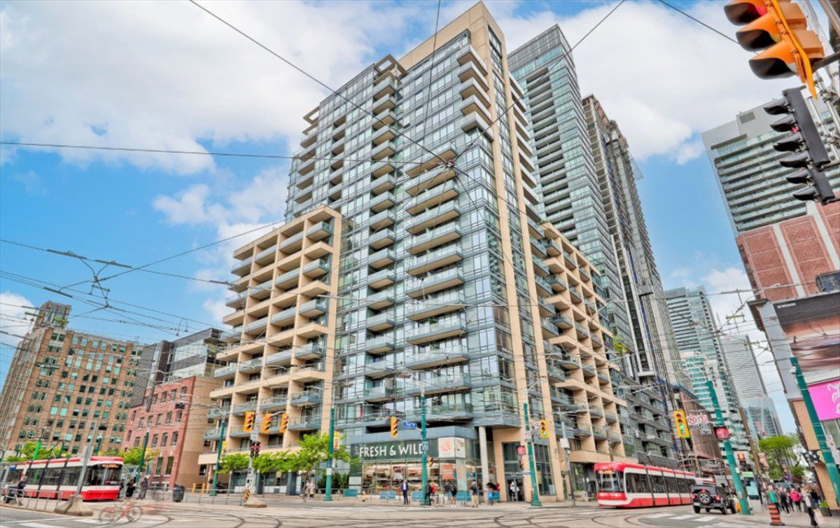 438 King Street W 720, Toronto, On M5v 3t9