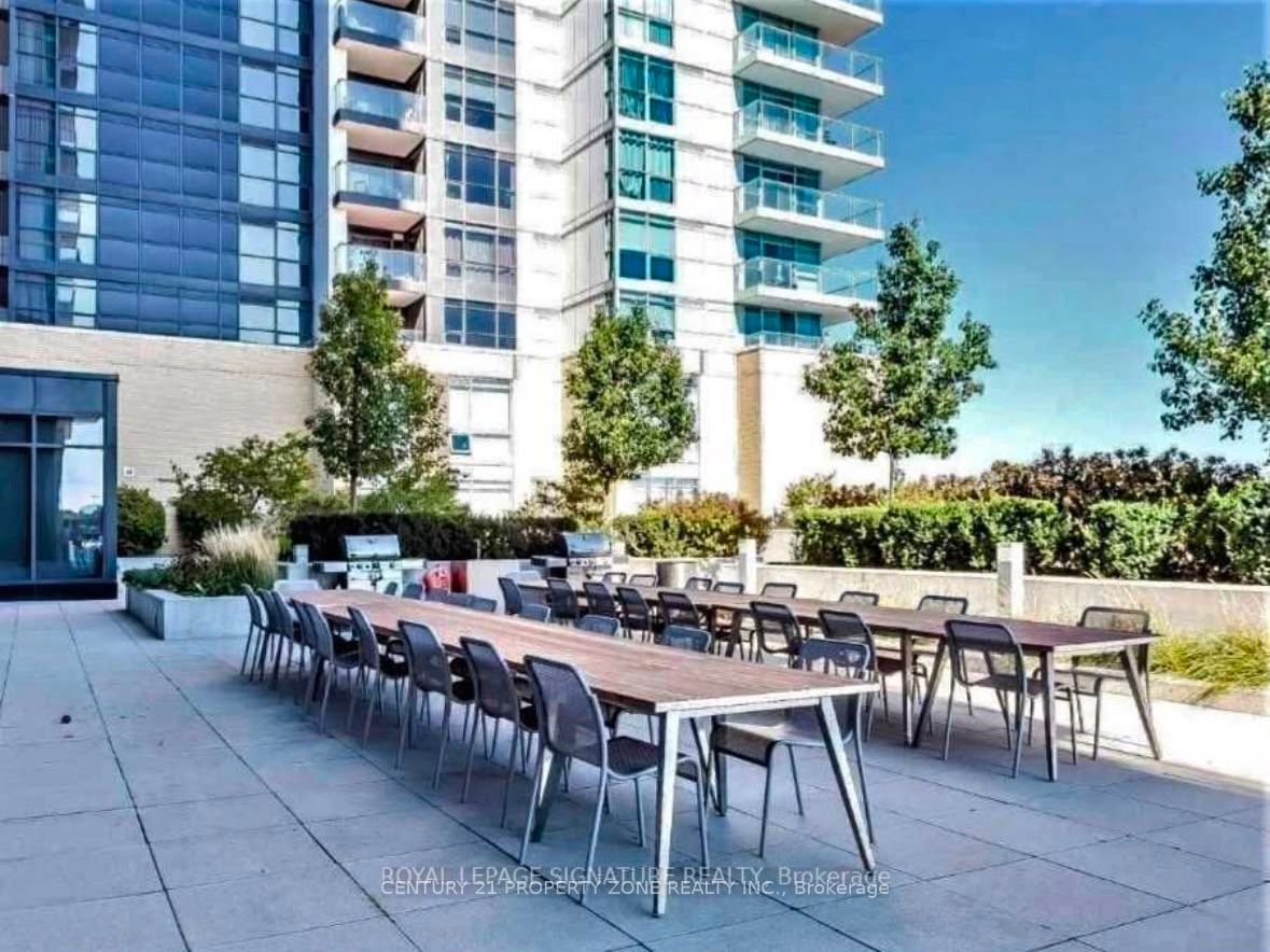 33 Singer Court 303, Toronto, On M2k 0b4