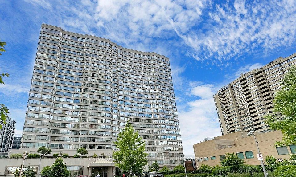 30 Greenfield Avenue 2215, Toronto, On M2n 6n3