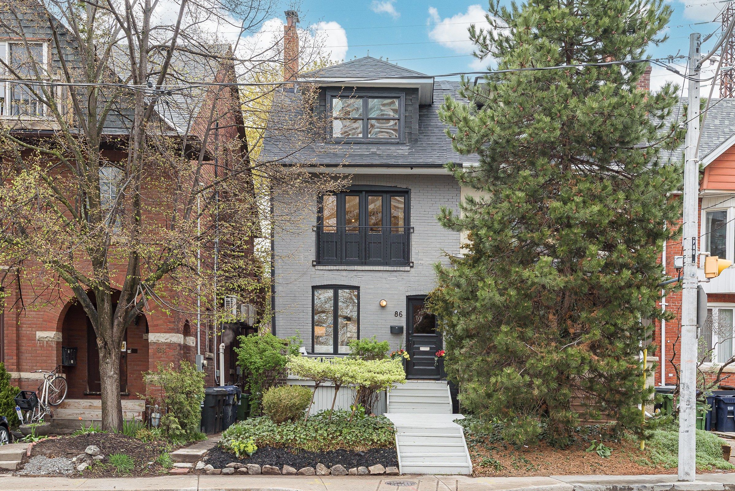 86 Dupont Street, Toronto, On M5r 1v2