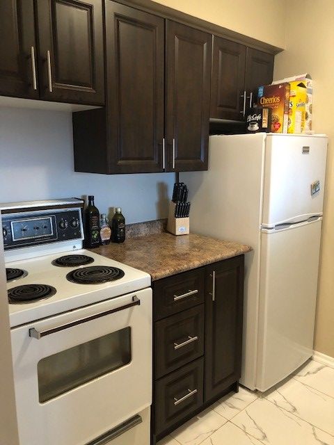 44 St Joseph Street 1215, Toronto, On M4y 2w4