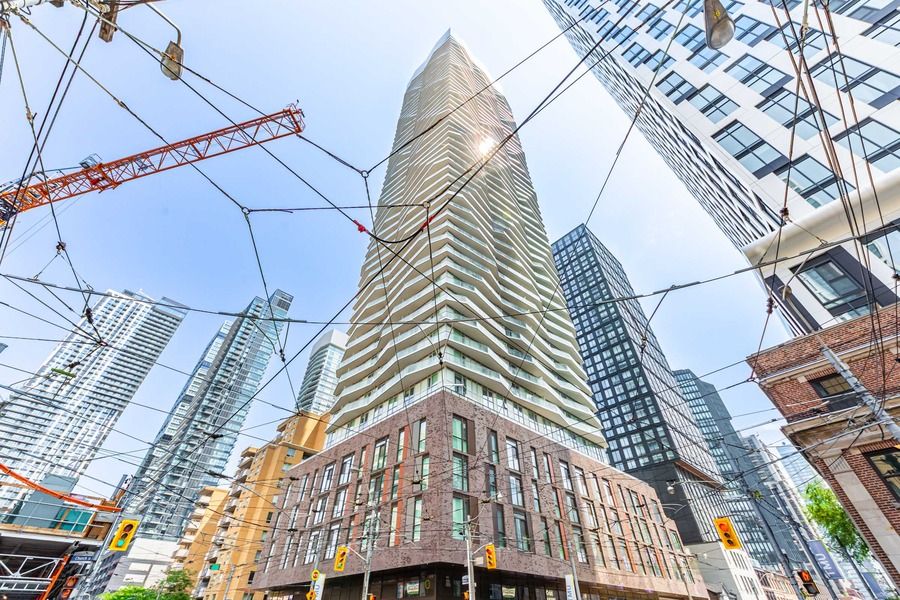 100 Dalhousie Street 3301, Toronto, On M5b 0c7
