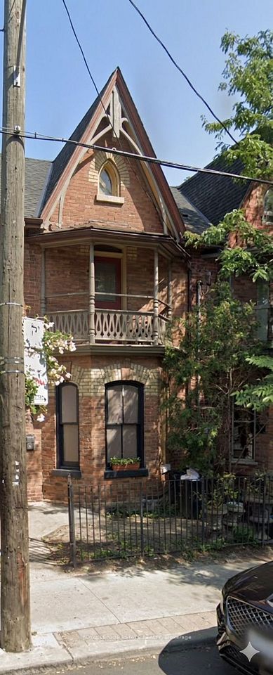 561 Parliament Street, Toronto, On M4x 1p7