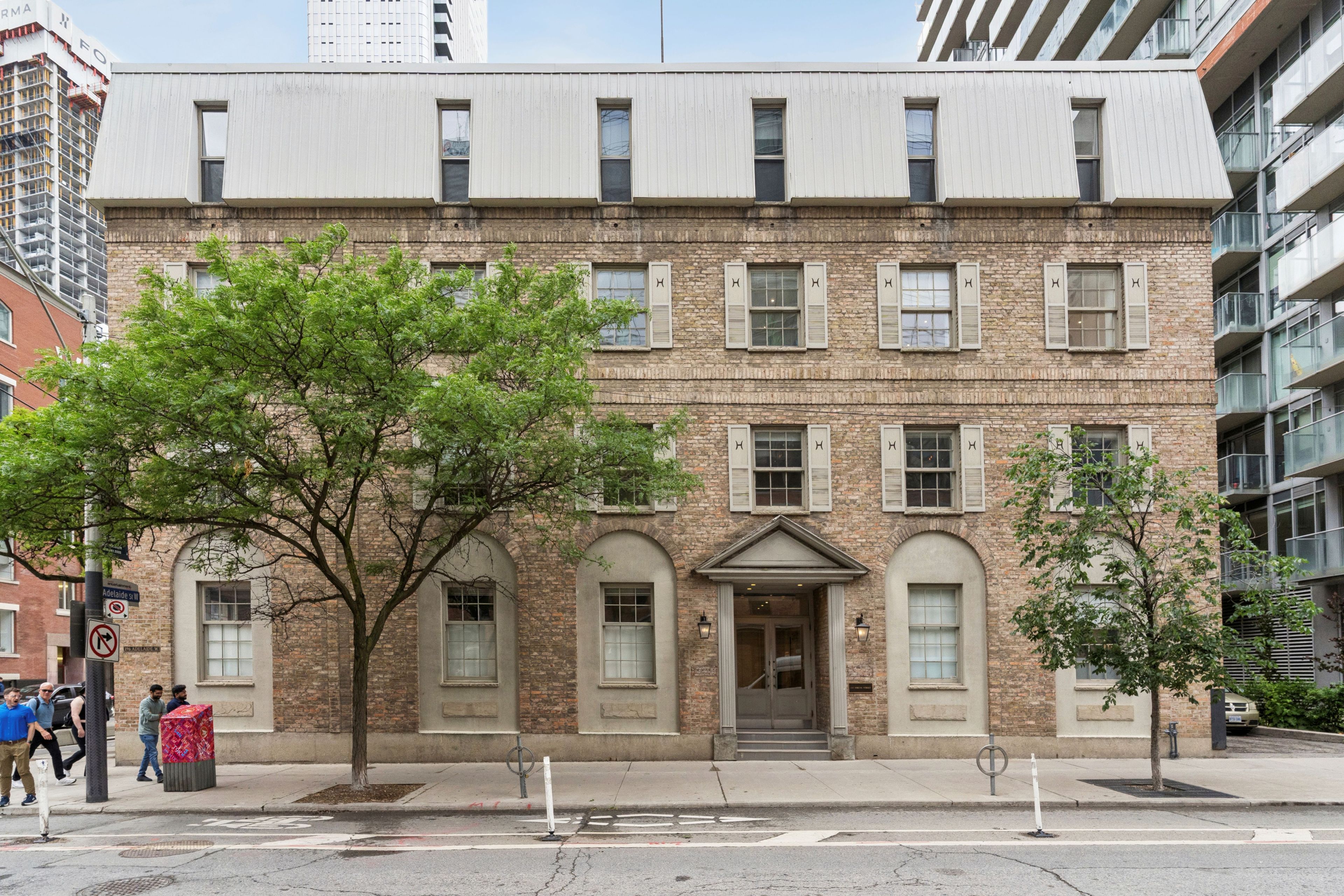 116 Simcoe Street 100, Toronto, On M5h 4e2