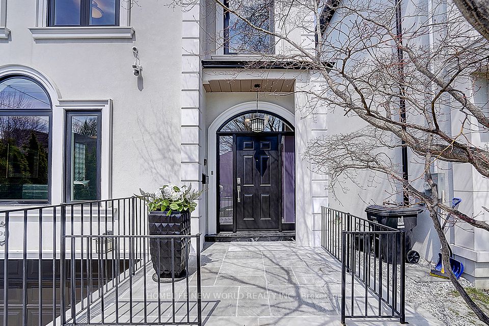 594 Woburn Avenue S, Toronto, On M5m 1l9