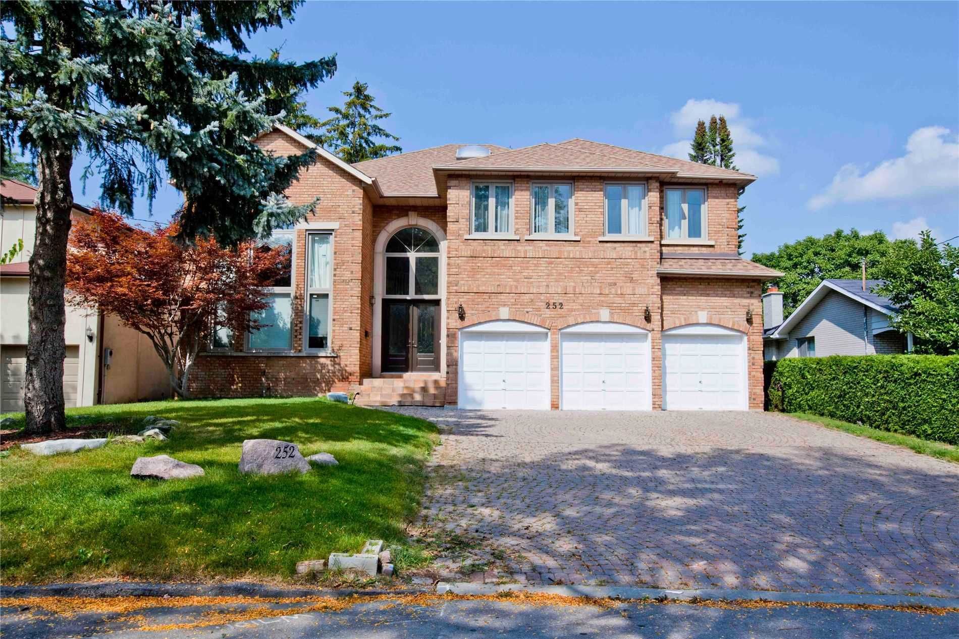 252 Dunview Avenue Bsmnt, Toronto, On M2n 4j2