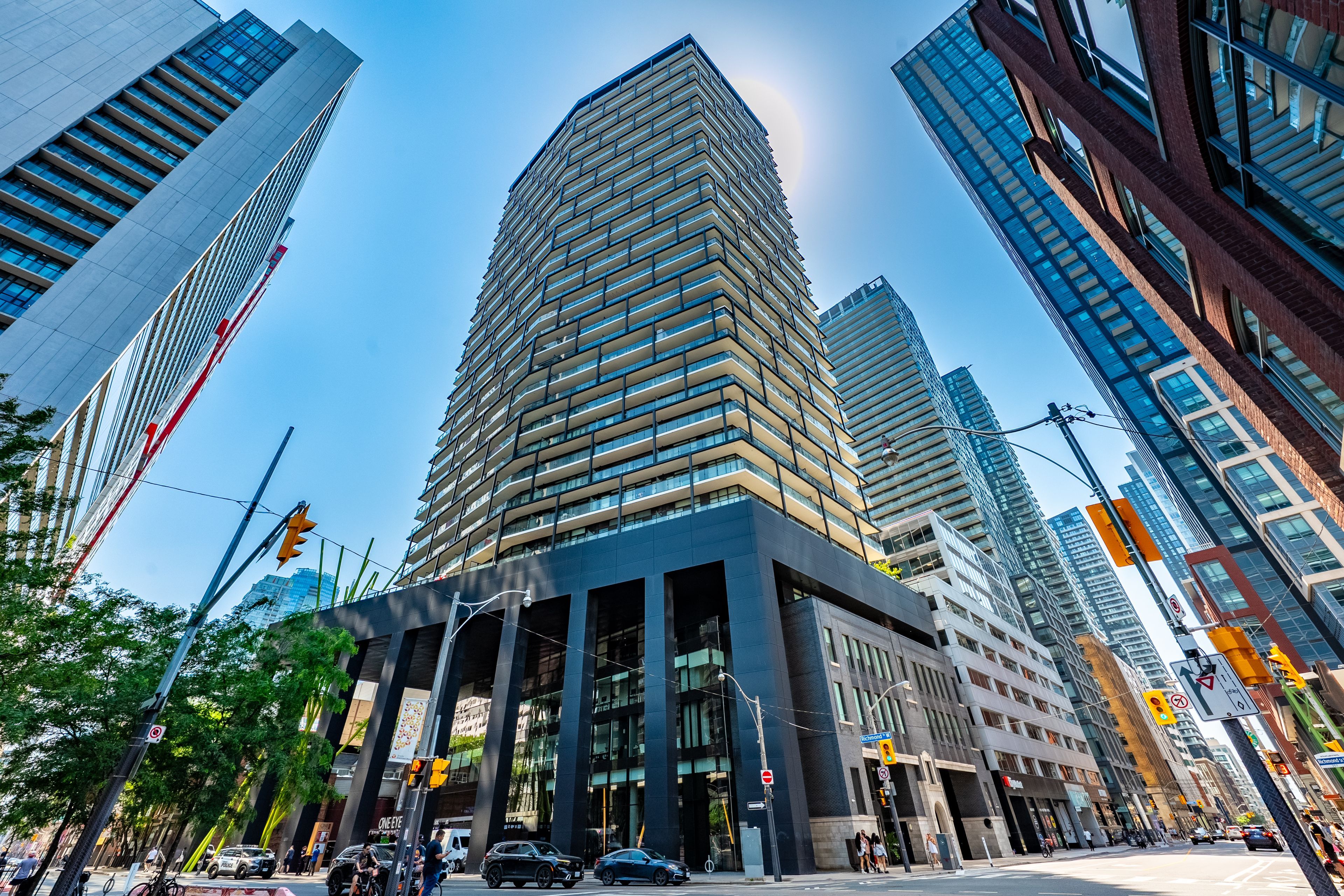 125 Peter Street 1803, Toronto, On M5v 0m2