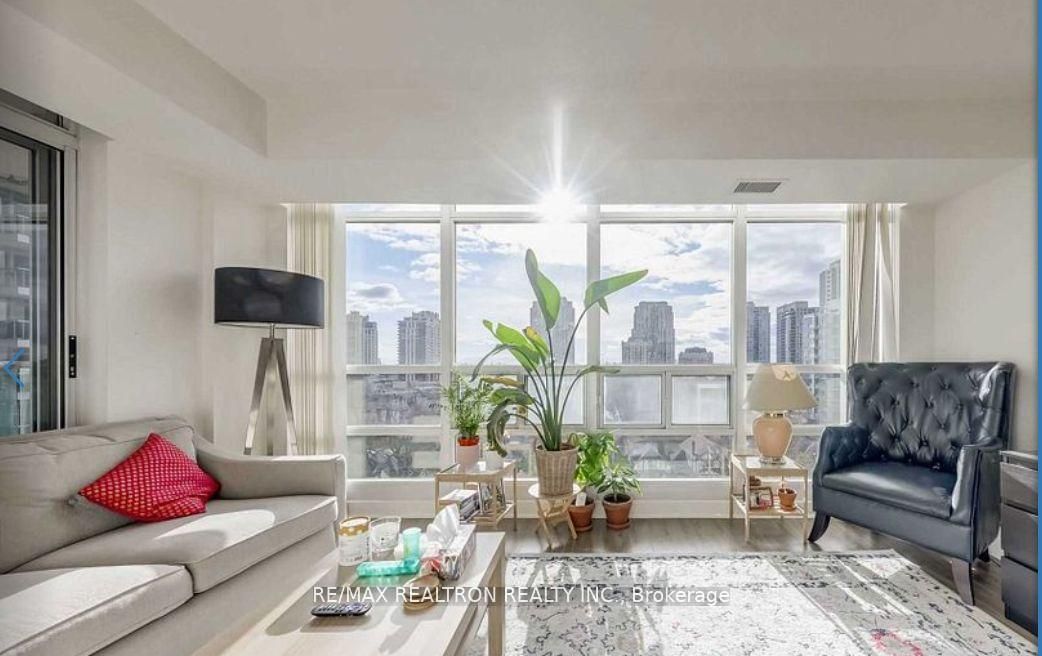 35 Bales Avenue 1011, Toronto, On M2n 7l7