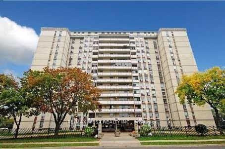 130 Neptune Drive 202, Toronto, On M6a 1x5