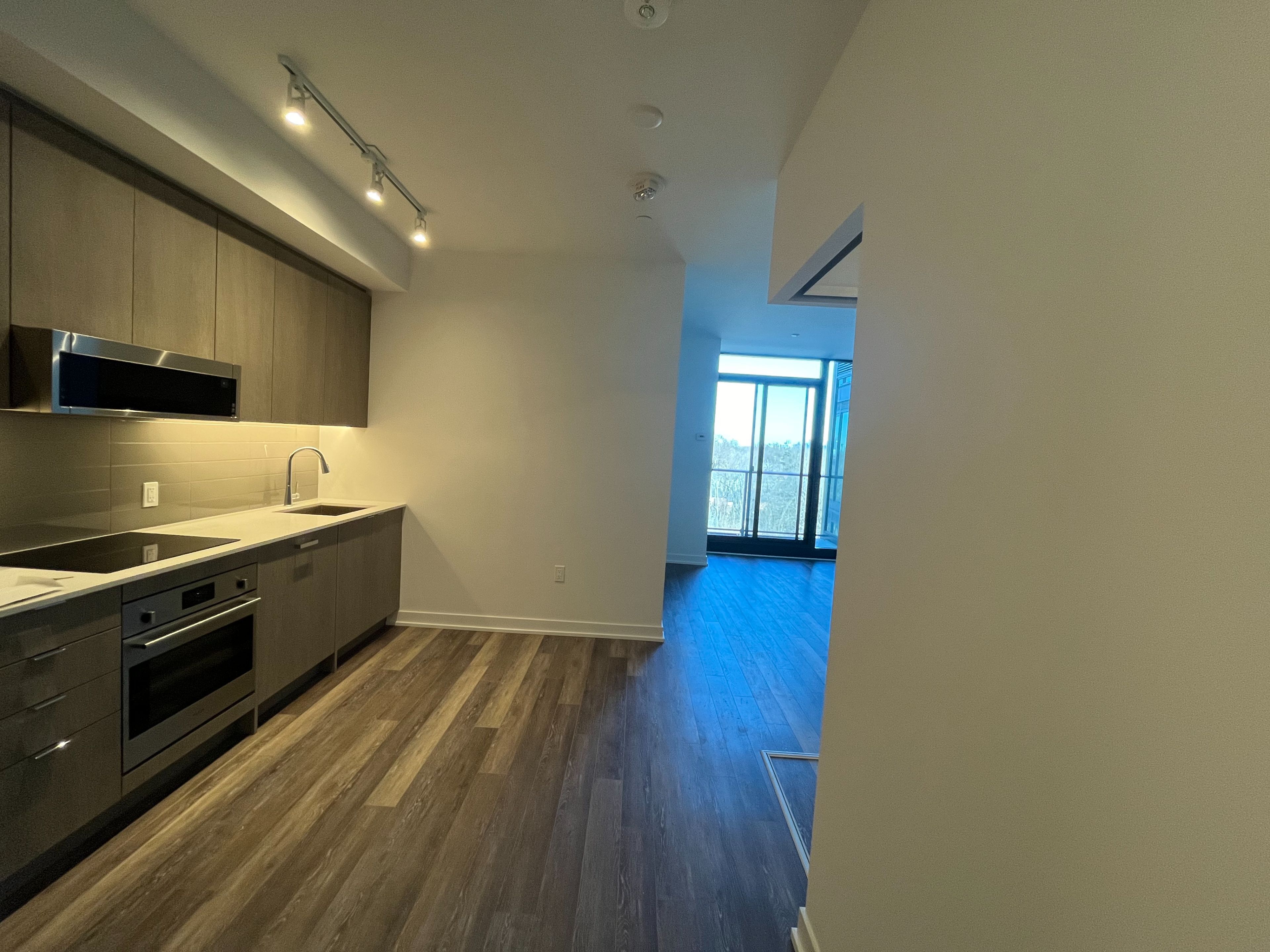 250 Lawrence Avenue W 701, Toronto, On M5m 1b2