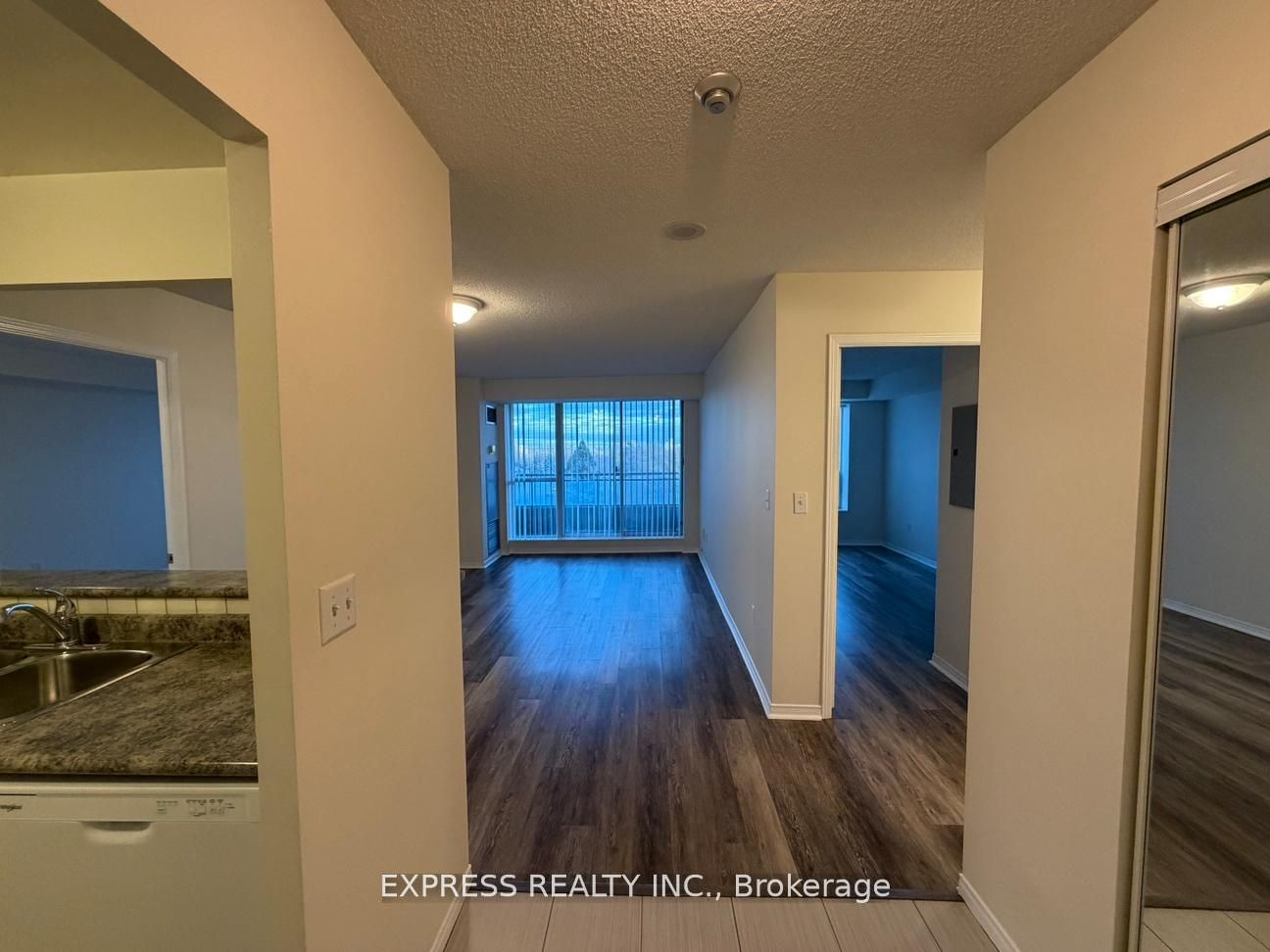 39 Pemberton Avenue 710, Toronto, On M2m 4l6