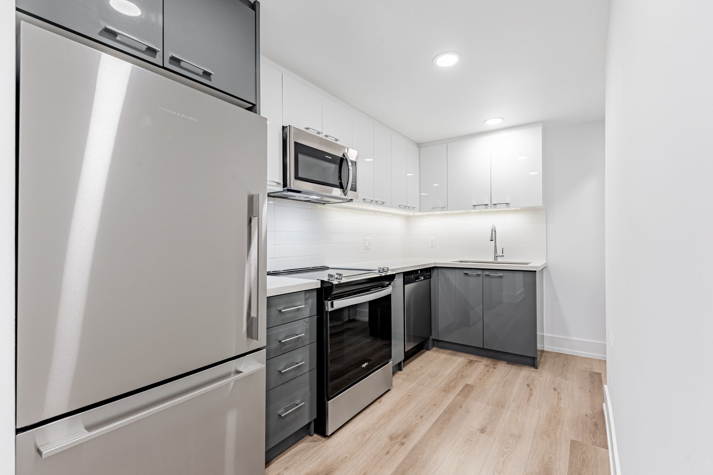 201 Sherbourne Street N1206, Toronto, On M5a 3x1