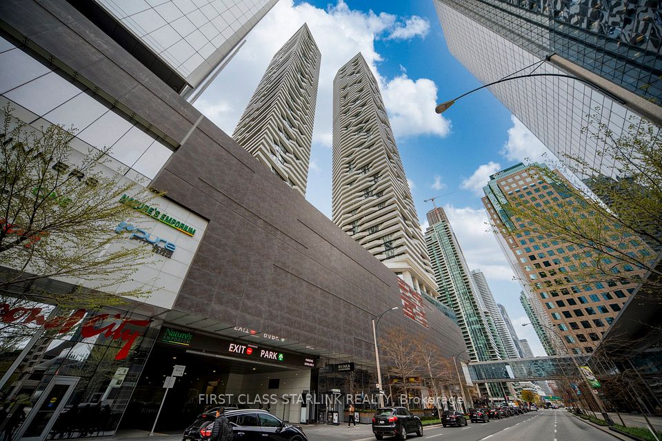 100 Harbour Street 2801, Toronto, On M5j 0b5