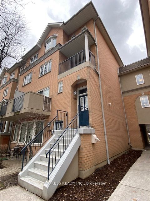 28 Sommerset Way 1639, Toronto, On M2n 6w7