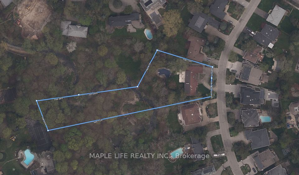16 Brian Cliff Drive, Toronto, On M3b 2g2