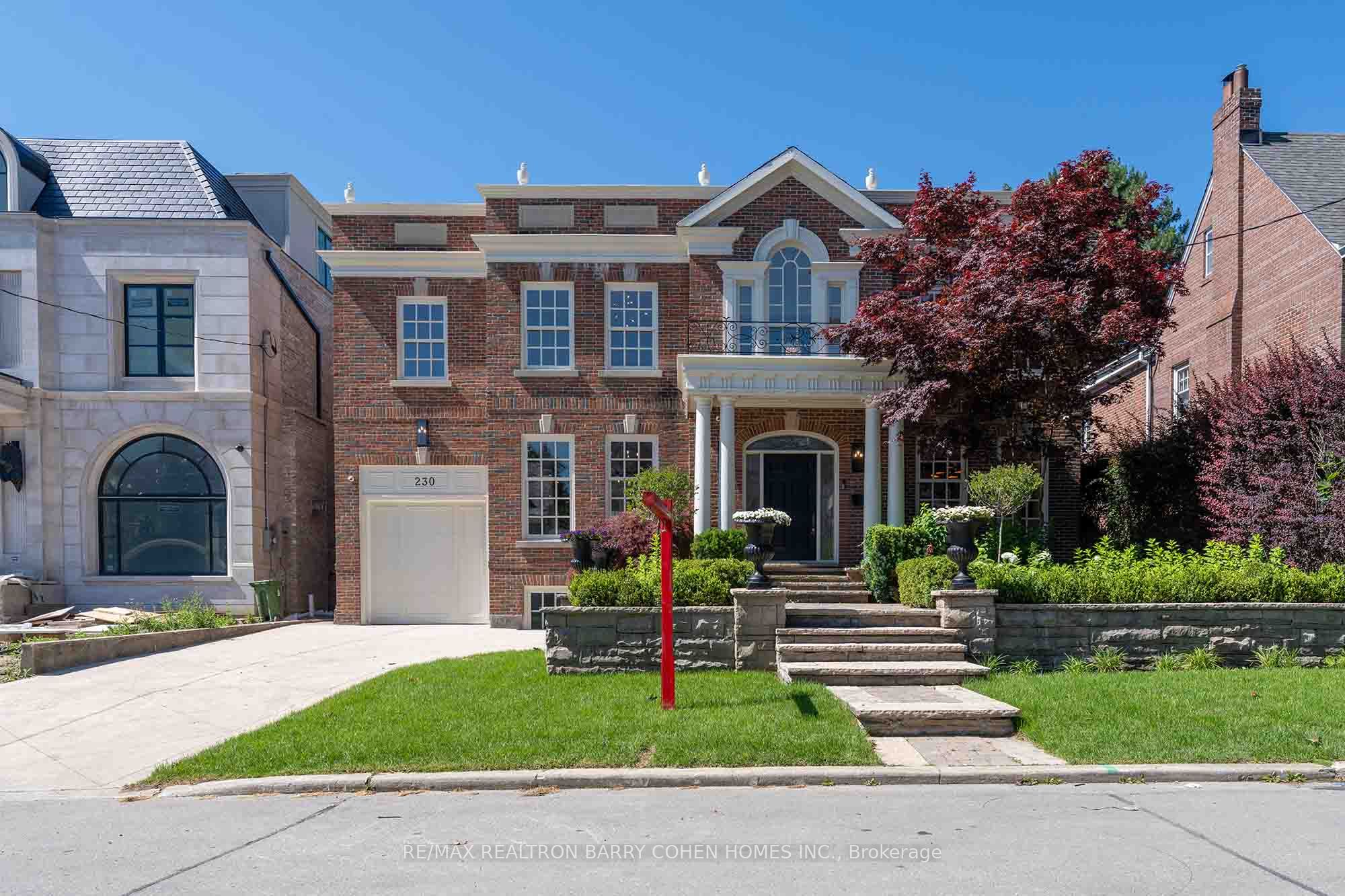 230 Dunvegan Road, Toronto, On M5p 2p2