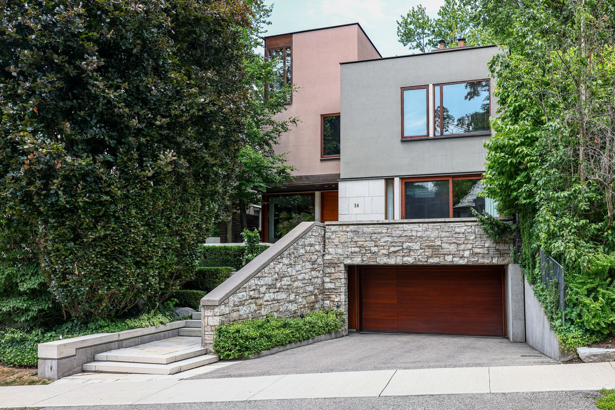 36 Millbank Avenue, Toronto, On M5p 1s5