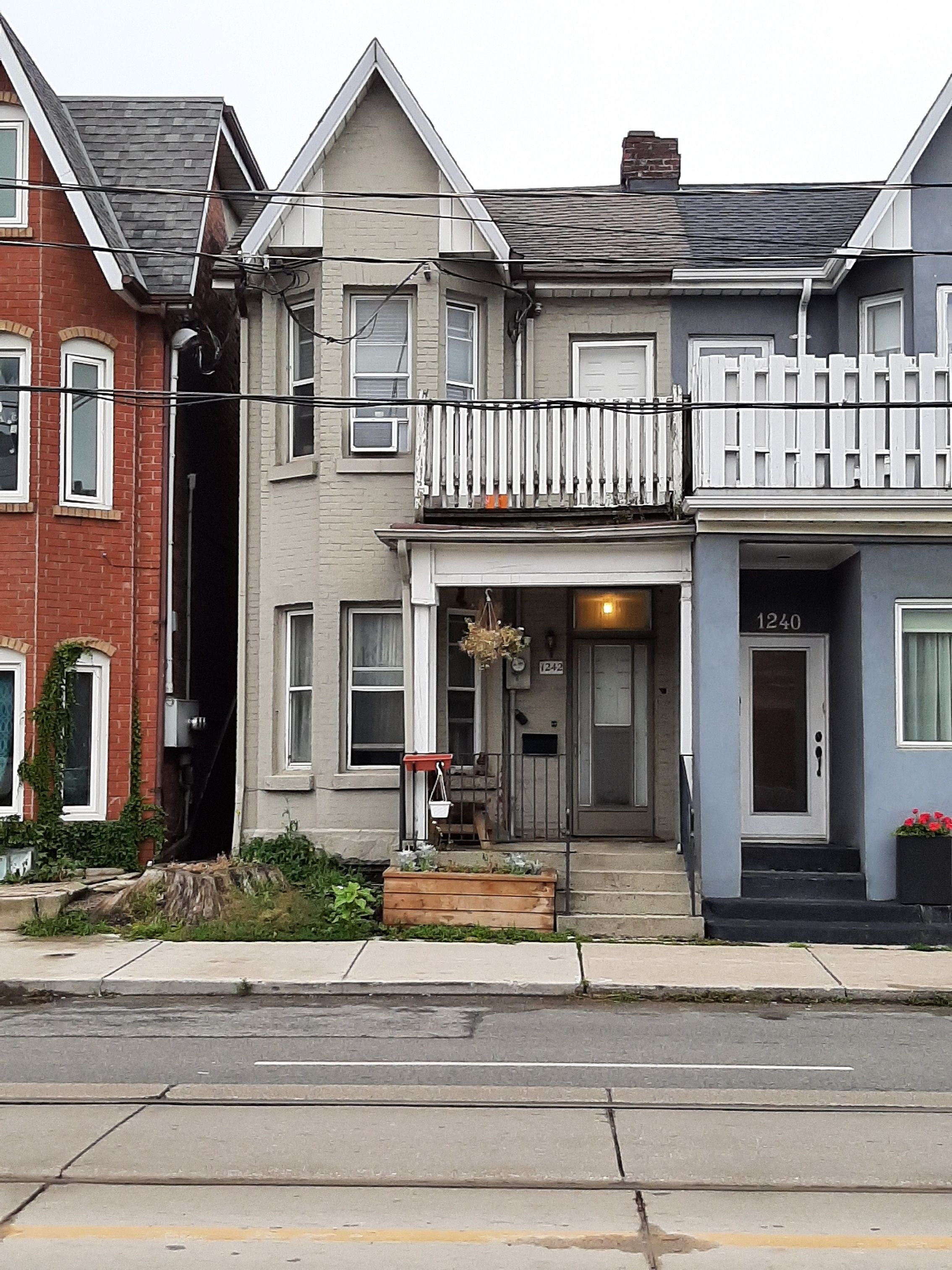 1242 College Street 3, Toronto, On M6h 1c2