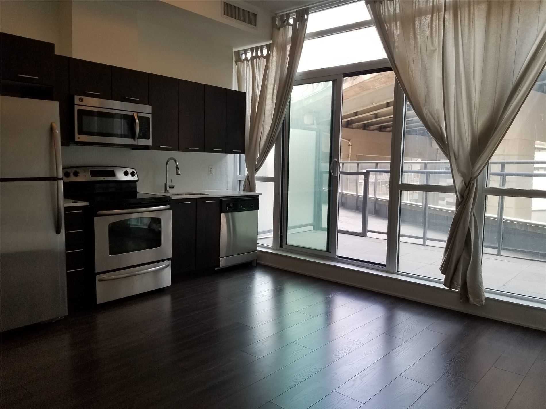 169 Fort York Boulevard 220, Toronto, On M5v 0c8