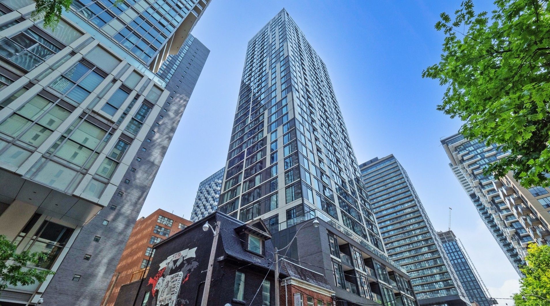 65 Mutual Street 2303, Toronto, On M5b 0e5