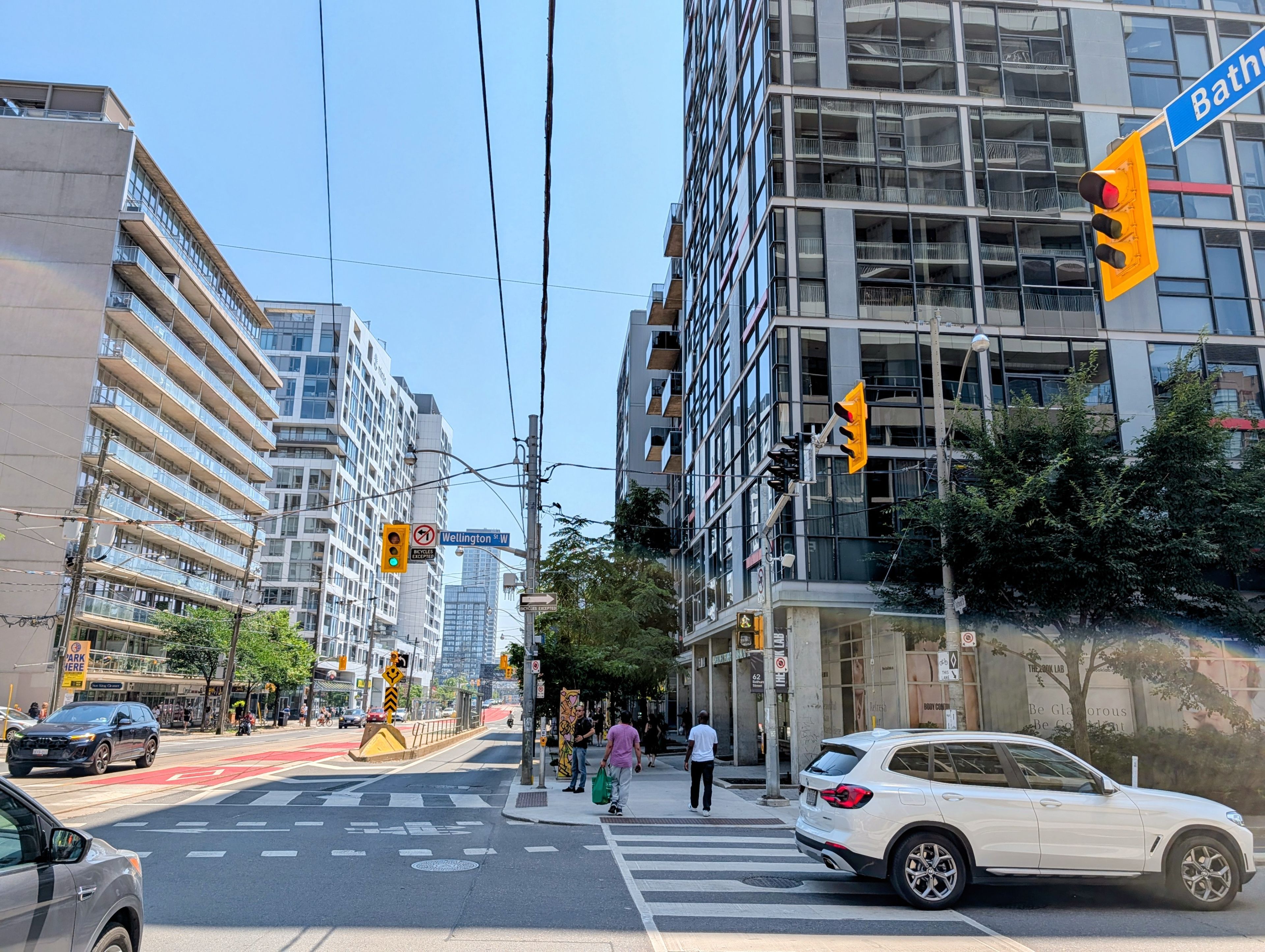 60 Bathurst Street 210, Toronto, On M5v 2p7