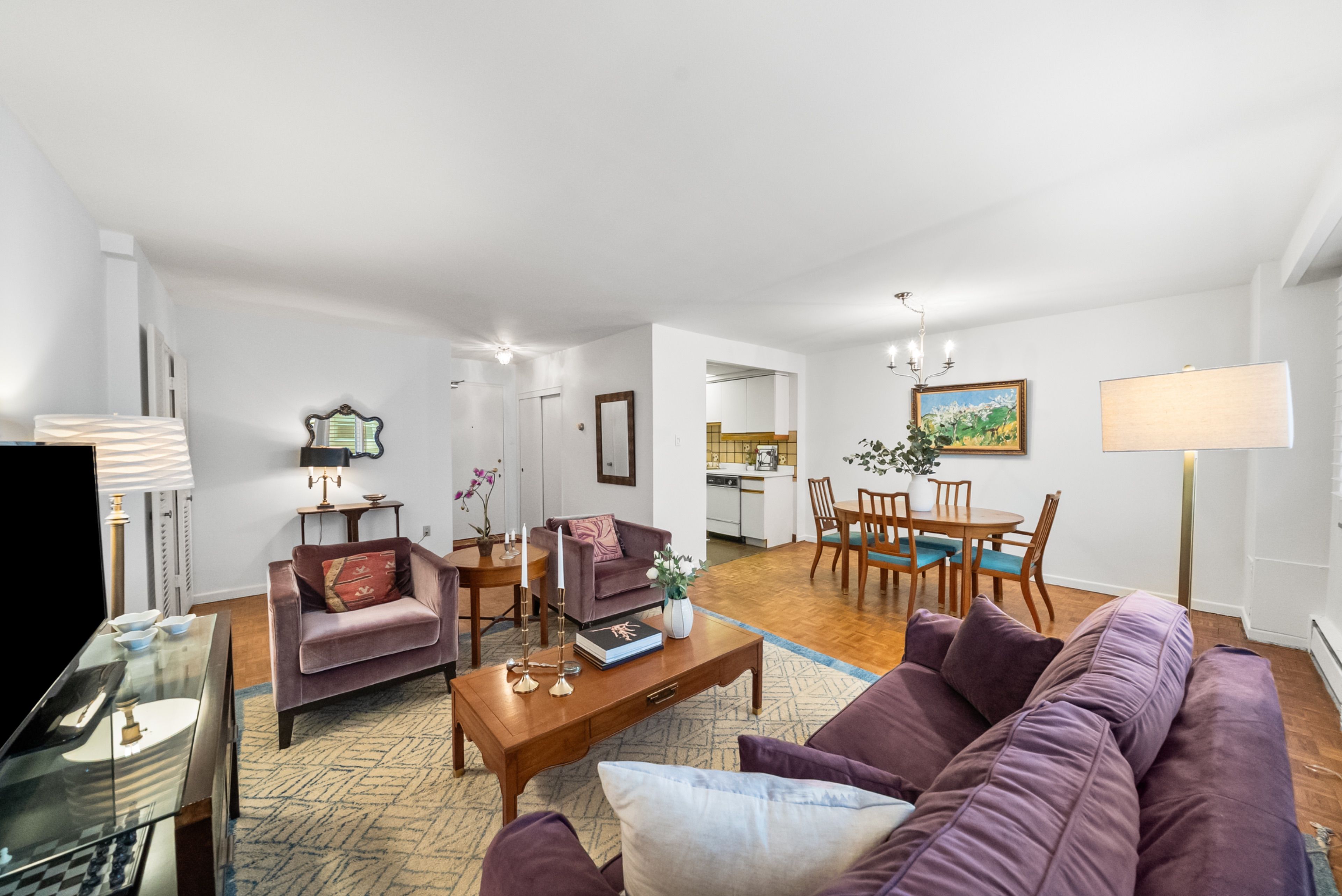 581 Avenue Road 204, Toronto, On M4v 2k4