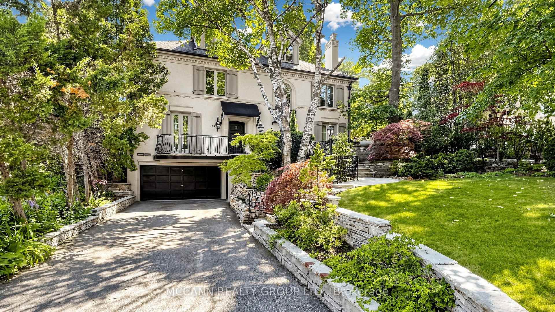 27 Strathgowan Crescent, Toronto, On M4n 2z6