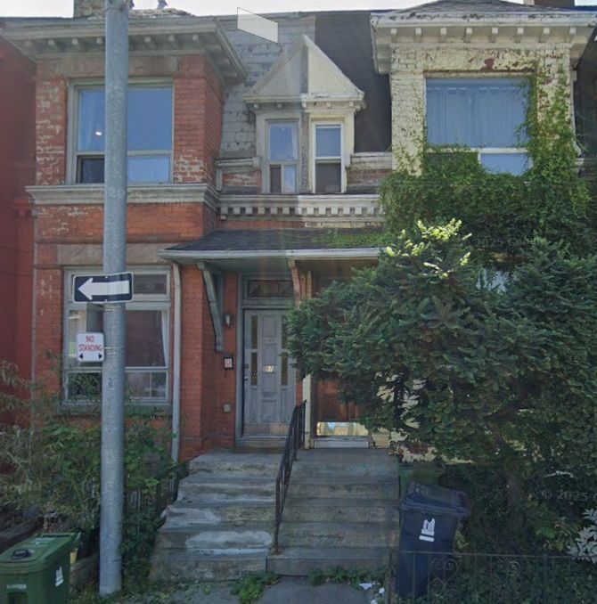 97 Wolseley Street Apt 1, Toronto, On M5t 1a4