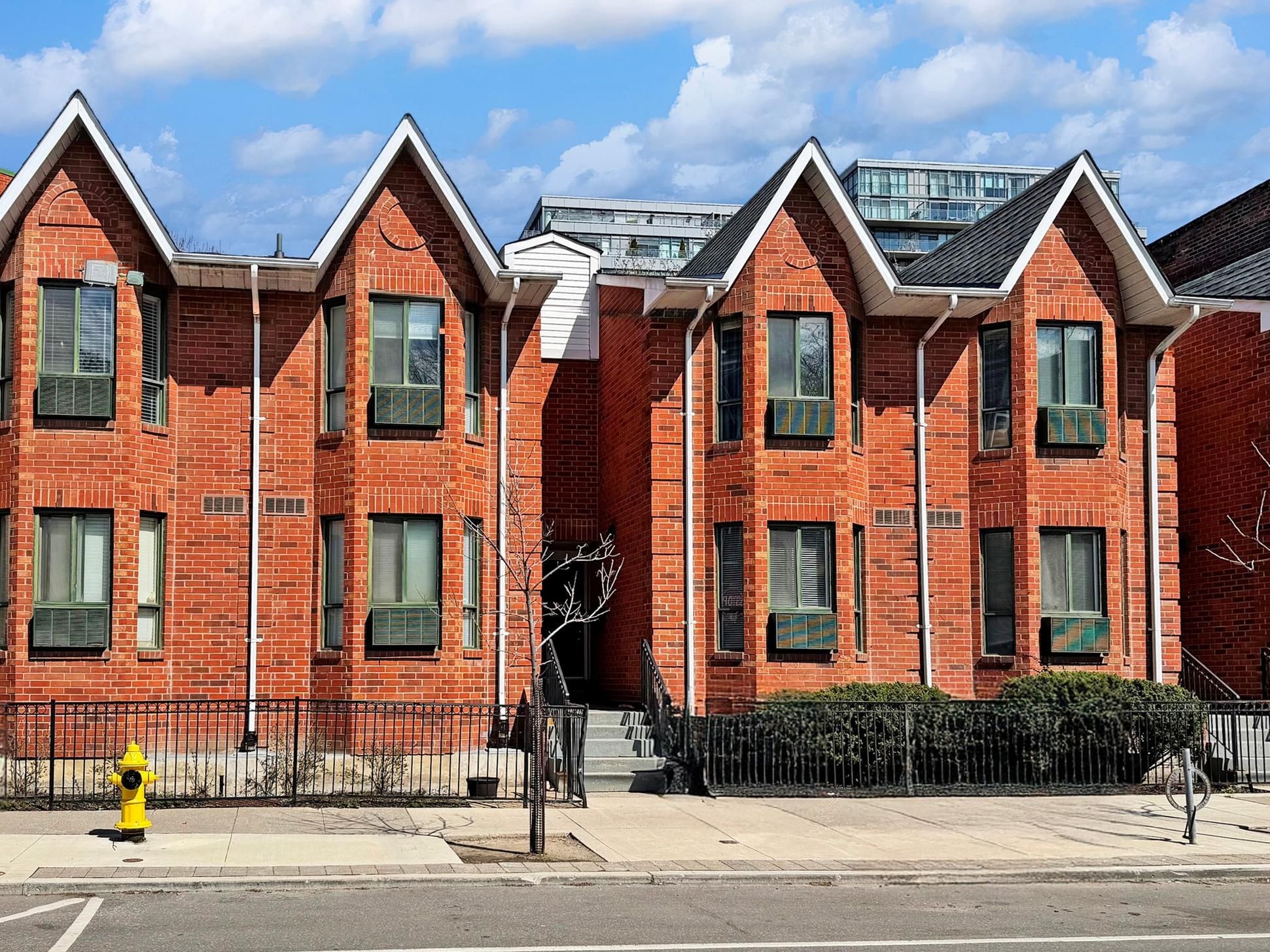 660b Wellington Street W 14, Toronto, On M5v 1g4